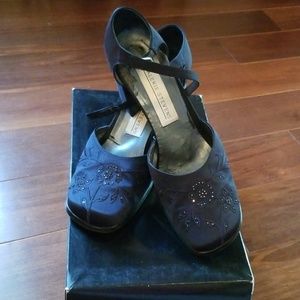 Navy blue satin heels with embroidery flowers